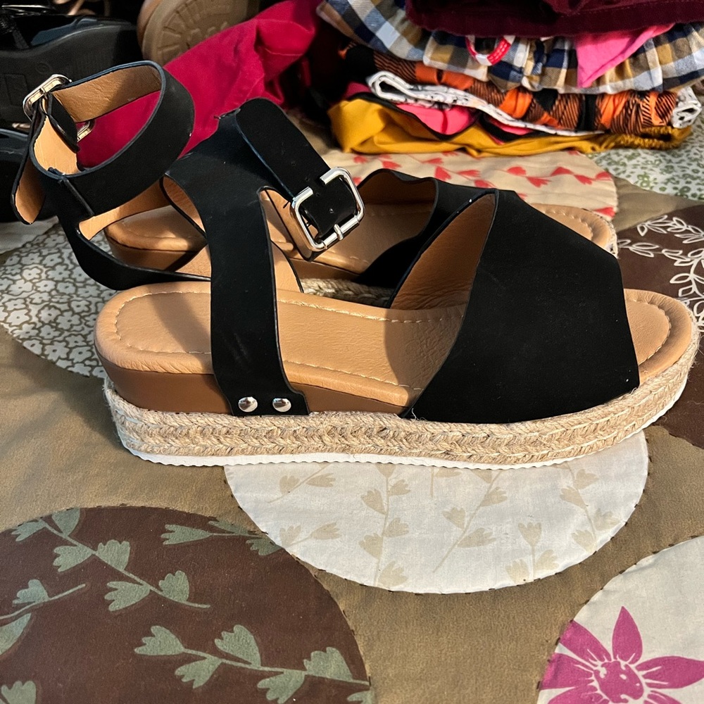 Size 8, black shoes